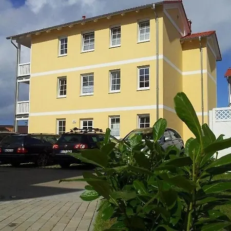 Apartment Strandnahe 100qm Mit Veranda & Balkon *