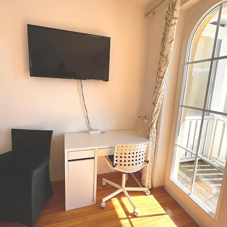 Apartment Strandnahe 100qm Mit Veranda & Balkon Graal-Mueritz
