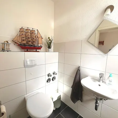 Strandnahe 100qm Mit Veranda & Balkon Apartment