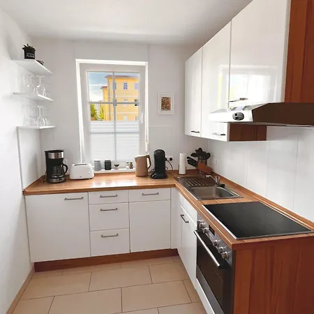 Apartment Strandnahe 100qm Mit Veranda & Balkon