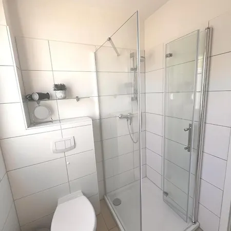 Apartment Strandnahe 100qm Mit Veranda & Balkon *